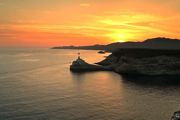 Coucher de soleil sur Bonifacio. 