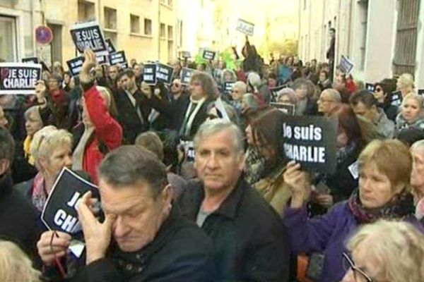 Rassemblement à Perpignan jeudi 8 janvier au lendemain de l'attentat contre Charlie Hebdo