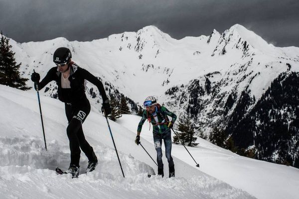 Kilian Jornet (à gauche) et Jakob Herrmann lors de la deuxième étape de la Pierra Menta