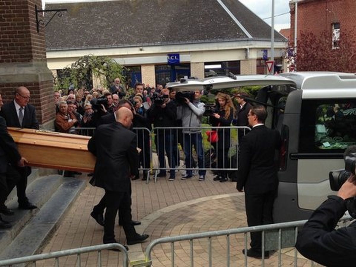 Aurelie Chatelain Environ 10 Personnes Ont Assiste A Ses Funerailles A Caudry