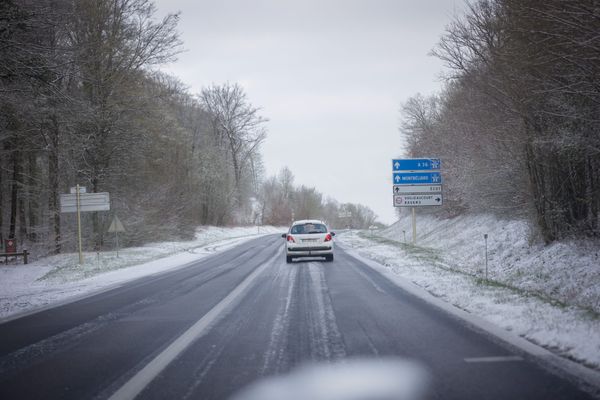 Neige et verglas possibles en Franche-Comté. Prudence.