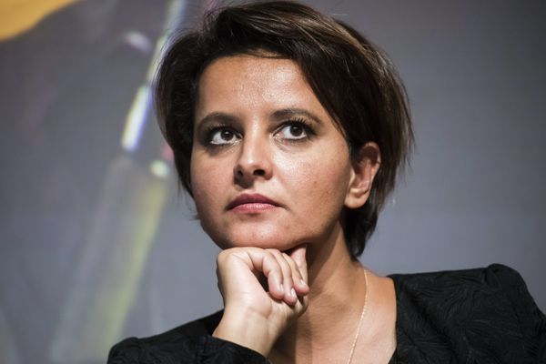 Najat Vallaud Belkacem, candidate tête de liste "l'alternative" aux élections régionales en Auvergne-Rhône-Alpes, envisage de  saisir la Chambre régionale des comptes et informe la
Commission Nationale des Comptes de Campagne