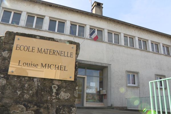 Ce lundi matin, les trois enseignantes titulaires de l'école Louise Michel de Châteauponsac sont absentes.