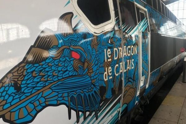 Inauguration du TGV aux couleurs du dragon de Calais