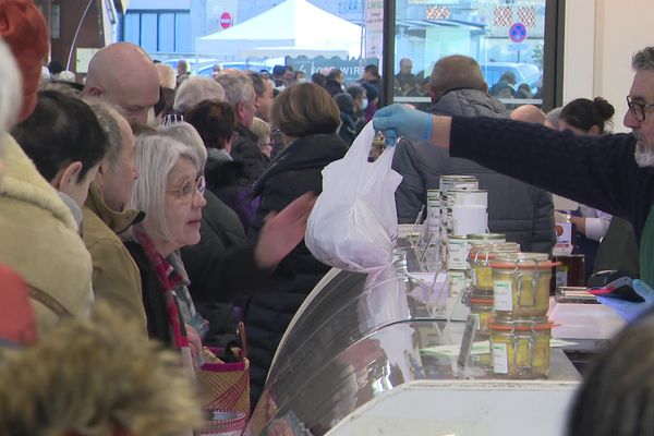 Il y avait parfois 25 minutes d'attente pour être servi.