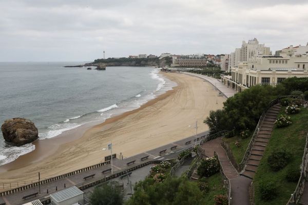 Fini les pauses méditatives à scruter l'horizon... A Biarritz, on ne s'attarde plus sur les bancs publics !