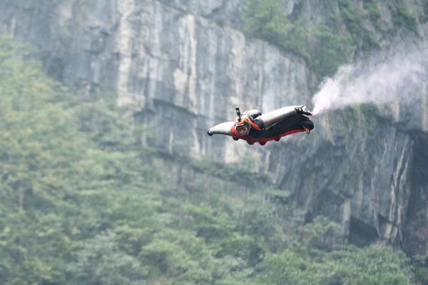 L'Italien de 38 ans est décédé en pratiquant le wingsuit, un sport aérien effectué à l'aide d'une combinaison en forme d'aile. Illustration.