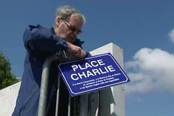 Le skatepark, baptisé "place Charlie" par un un collectif vierzonnais.