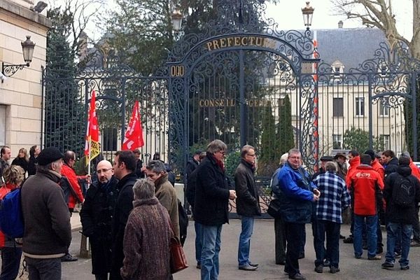 Une réunion est organisée à la préfecture de Saône-et-Loire vendredi 1er mars 2013 pour évoquer le sort de la centrale à charbon de Montceau-lès-Mines qui doit fermer ses portes l'an prochain. 