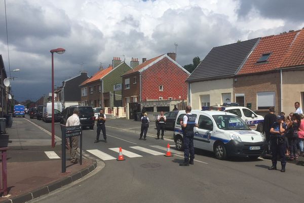 Le RAID a négocié avec le forcené pendant plusieurs heures. 