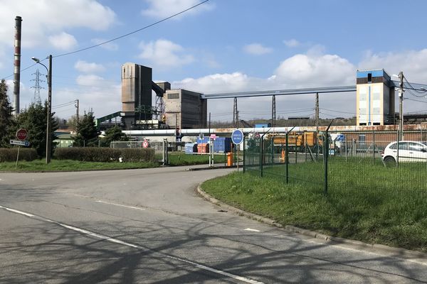 Parmi toutes les installations d'ArcelorMittal dans la vallée, seule la cokerie doit être maintenue en activité, afin de veiller notamment au bon état de ses fours et des flux de gaz entre les installations.