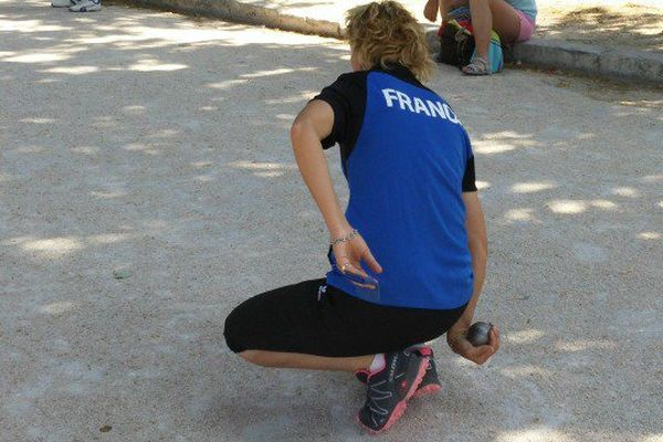 Les deux triplettes "équipes de France" accèdent aux quarts de finale. 