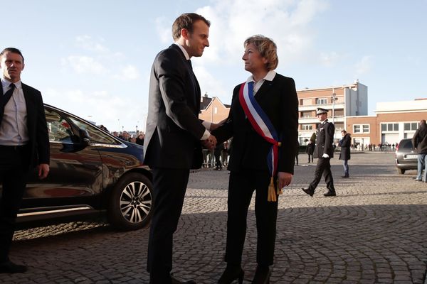 Emmanuel Macron et Natacha Bouchart, maire de Calais, ce mardi soir