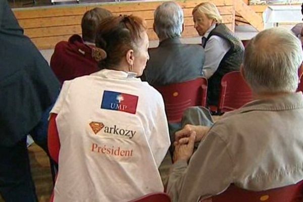 A deux mois du scrutin pour élire un nouveau président de l'UMP, des militants du Puy-de-Dôme affichent leurs préférences. 