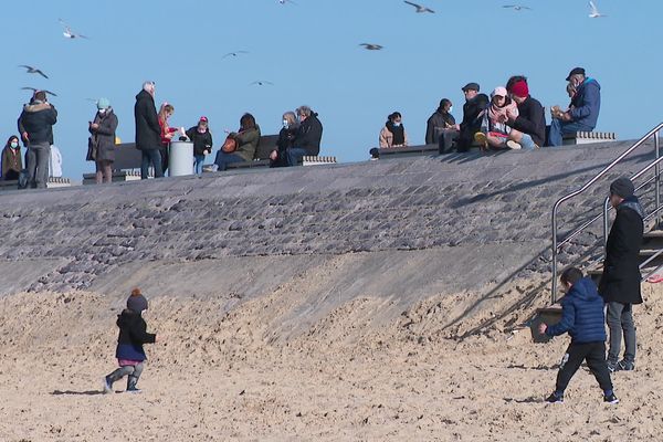 Alors qu'un confinement le week-end est décrété dans l'agglomération de Dunkerque, les touristes vont-ils se reporter sur les plages de Calais ?