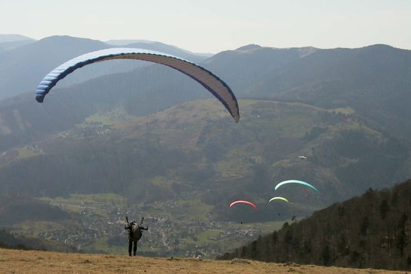 Un parapentiste a fait une chute mortelle dans le secteur du Markstein (Haut-Rhin).