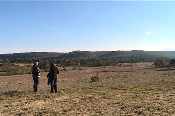 A Ferrières-les-Verreries, près du pic saint-Loup (Hérault), un fond de pension voudrait se lancer dans la trufficulture intensive. Quitte à faire de gros travaux pour modifier une trentaine d'hectares de garrigues. Mais les habitants n'ont pas dit leur dernier mot.