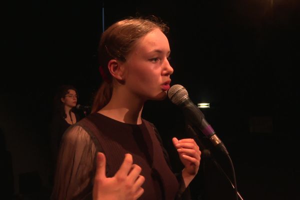 Jeanne Bonjour et Ninnog Memin en pleine répétition à Rennes. La chanteuse sera en première partie des concerts organisés pour la Fête de la musique à l'Olympia.