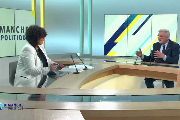 A la moitié de son second mandat, Emile Roger Lombertie fait le bilan sur le plateau de Dimanche en Politique