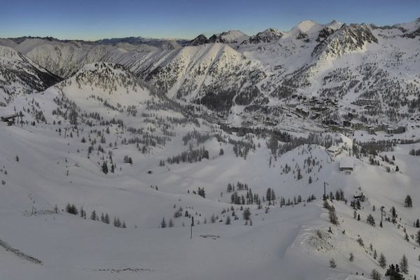 Le domaine skiable d'Isola 2000 sous le soleil, ce mardi à 9 heures.