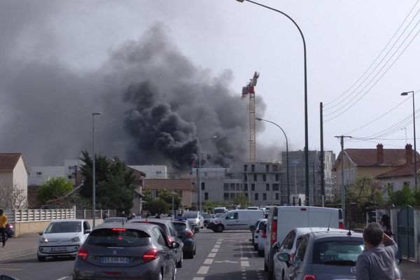 Incendie quartier de la poudrette à Vaulx en Velin