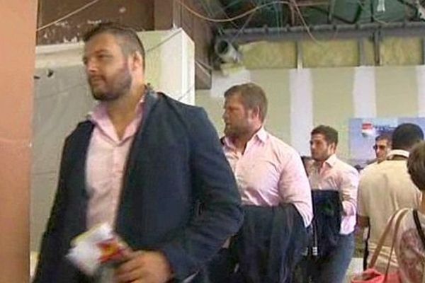 Perpignan-Rivesaltes - les joueurs du XV de France arrivent à l'aéroport - 8 août 2015.