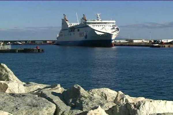 Bateau de la SNCM dans le port de Bastia