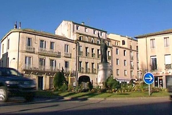 Lunel (Hérault) - la statue de la liberté placée en 1989 - janvier 2015.