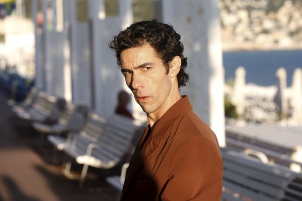 Tahar Rahim, originaire de Belfort, a interprété Charles Aznavour dans un biopic qui sort ce 23 octobre 2024