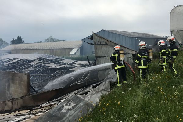 Une trentaine de sapeurs-pompiers ont été mobilisés à Saulzet-le-Froid