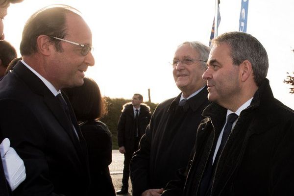 François Hollande, Xavier Bertrand et Daniel Percheron le 17 décembre à Neuville-Saint-Vaast