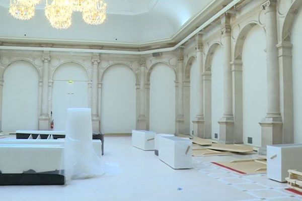 Dans cette salle sera aménagé l'accueil de nuit de femmes SDF à l'Hôtel de Ville de Paris.