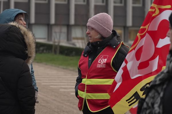 Des femmes de ménage sont en grève à Grenoble depuis le vendredi 23 février contre des mutations imposées par leur direction, la société Elior.