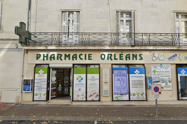 La devanture de cette pharmacie a été utilisée pour illustrer le fichier contenant 50 000 lignes d'informations sensibles.