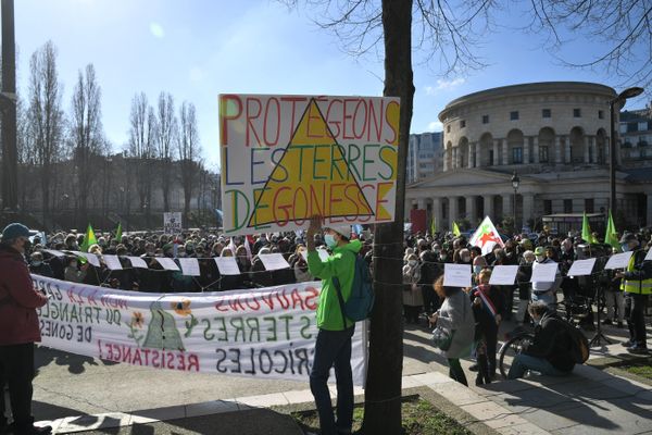 Des manifestants sur la zone du Triangle de Gonesse en février 2021 