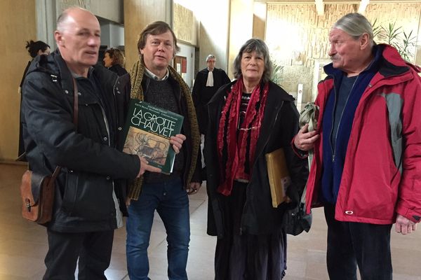 De gauche à droite : Daniel André, Didier Lanthelme, Sylvane Lucot et Michel Rosa au tribunal administratif de Lyon ce matin