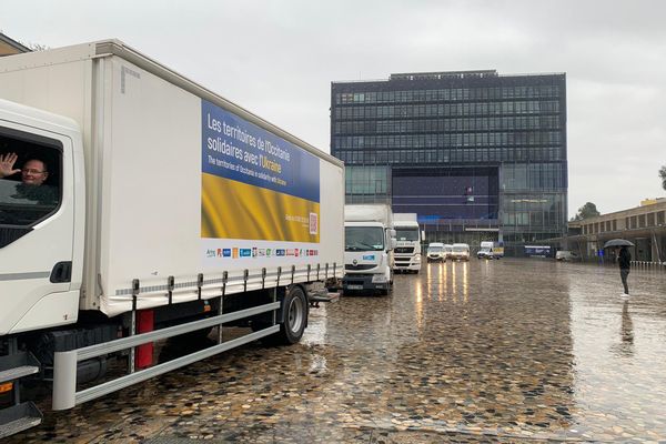 Parti de Toulouse, le convoi humanitaire de plusieurs camions a fait une halte à Montpellier.