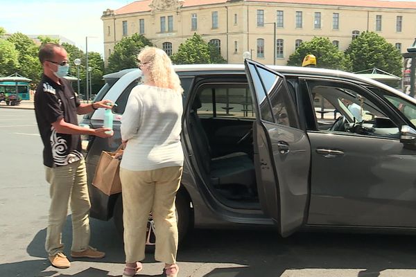 Pour les Bitterois, le taxi est gratuit pour aller au restaurant