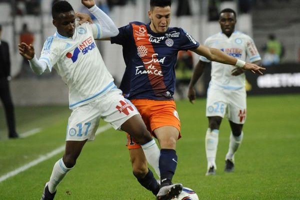 Ramy Bensebaini et Bouna Sarr sur le ballon