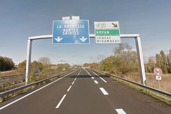 Autoroute A10 au niveau de Mirebeau