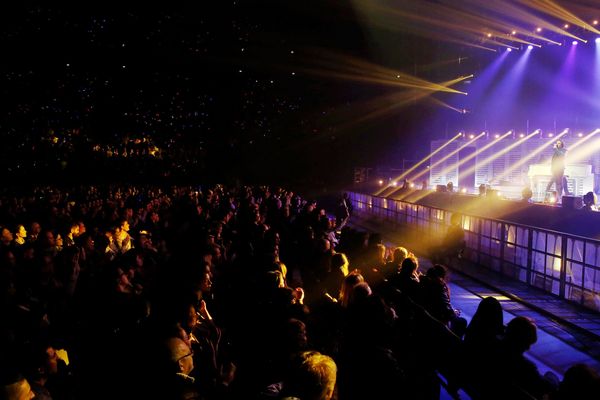 Un concert à Bercy pour les héros anonymes des attentats de Paris : les 12.000 secouristes.