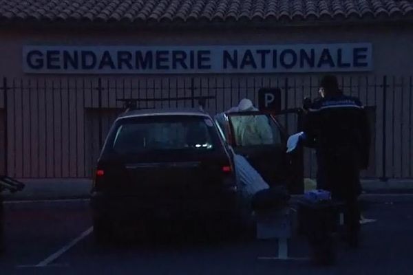 L'homme s'est tiré une balle dans la tête devant la gendarmerie du Cadenet.