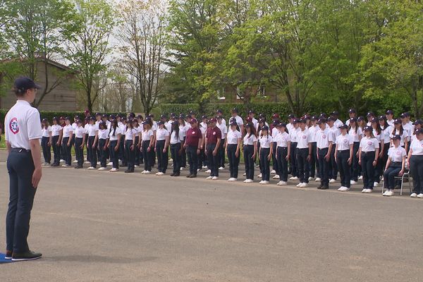 rassemblement lors d'une session du Service National Universel en Eure-et-Loir - avril 2023.