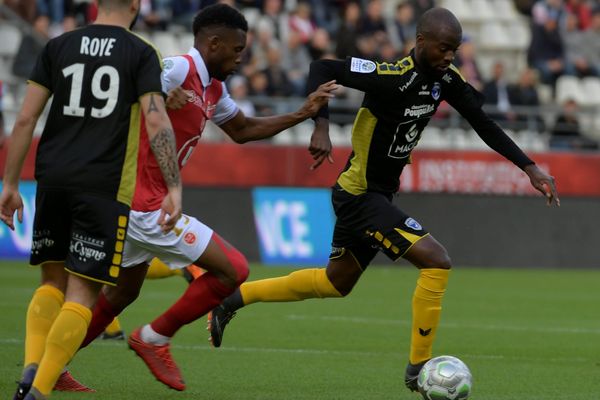 Niort a été battu 3-1 par Reims.