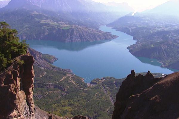 Comme un petit air de Riviera : au coeur des massifs, le lac de Serre-Ponçon