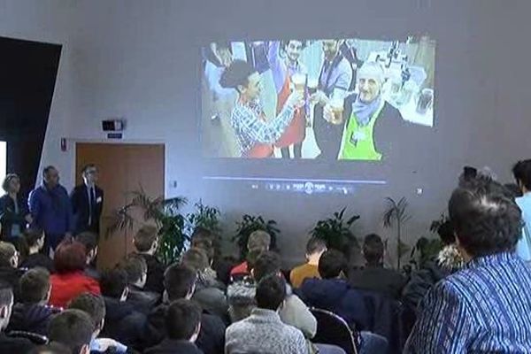 L'opération "région j'écris ton nom" a été lancée ce lundi au lycée Blériot de Cambrai 