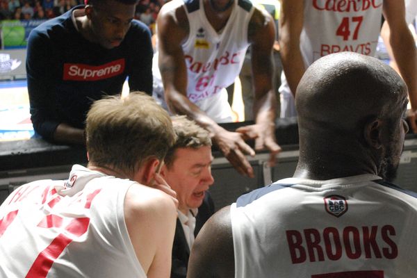 S'il veulent obtenir le maintien les joueurs du Caen BC doivent absolument gagner les deux derniers matchs de la saison.  