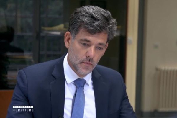 Damien Gérard, généalogiste successoral, dans la vie comme dans la série télé "Recherche Héritiers" diffusée sur France 3