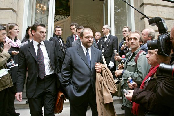 Frank Berton (à gauche) et Eric Dupond-Moretti, en septembre 2004, durant l'affaire Outreau.