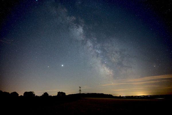 Lorsque le ciel est bien dégagé comme ce samedi 10 août, la voie lactée est bien visible en cette période de Nuits des étoiles.